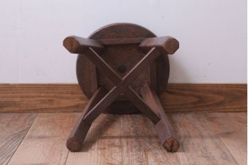 レトロ家具　アンティーク　古い木のレトロな丸スツール