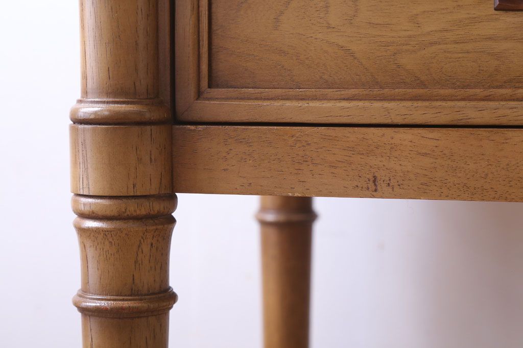 ヴィンテージ家具　ビンテージ　DREXEL HERITAGE(ドレクセルヘリテイジ)　サイドテーブル