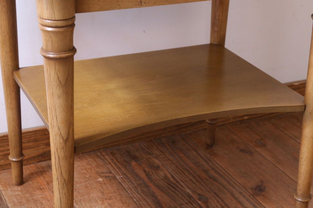 ヴィンテージ家具　ビンテージ　DREXEL HERITAGE(ドレクセルヘリテイジ)　サイドテーブル