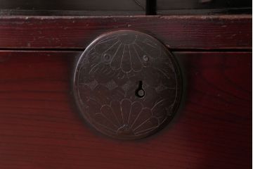 アンティーク家具　古民具・骨董　明治〜大正　前面欅材の漆塗り大川箪笥(水屋箪笥)