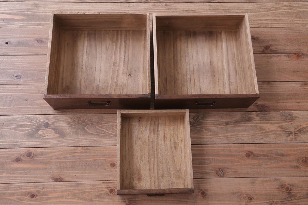 アンティーク家具　古民具・骨董　大正期　桑材製!上手物の高級アンティーク飾り棚