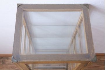 レトロ家具　昭和レトロ　脚付き!小ぶりな縦型ガラスケース(2)