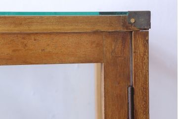 レトロ家具　昭和レトロ　脚付き!小ぶりな縦型ガラスケース(2)