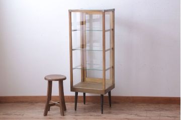 レトロ家具　昭和レトロ　脚付き!小ぶりな縦型ガラスケース(2)