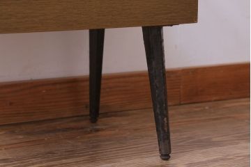 レトロ家具　昭和レトロ　脚付き!小ぶりな縦型ガラスケース(2)