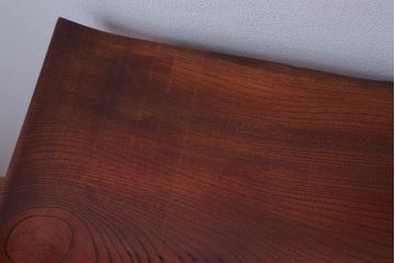 アンティーク家具　和製アンティーク　透かし彫り入り!三方欅材の茶棚(飾り棚)