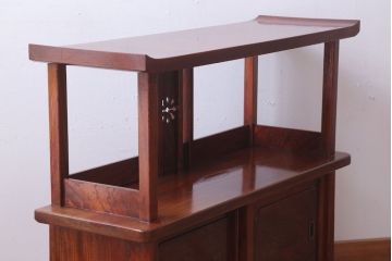アンティーク家具　和製アンティーク　透かし彫り入り!三方欅材の茶棚(飾り棚)