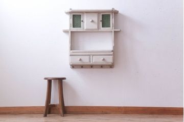 アンティーク家具　海外アンティーク　デザインガラス入り!古いペイント壁掛け戸棚