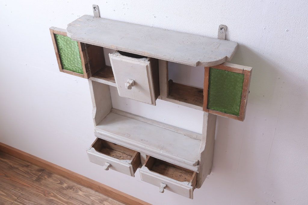 アンティーク家具　海外アンティーク　デザインガラス入り!古いペイント壁掛け戸棚