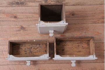 アンティーク家具　海外アンティーク　デザインガラス入り!古いペイント壁掛け戸棚