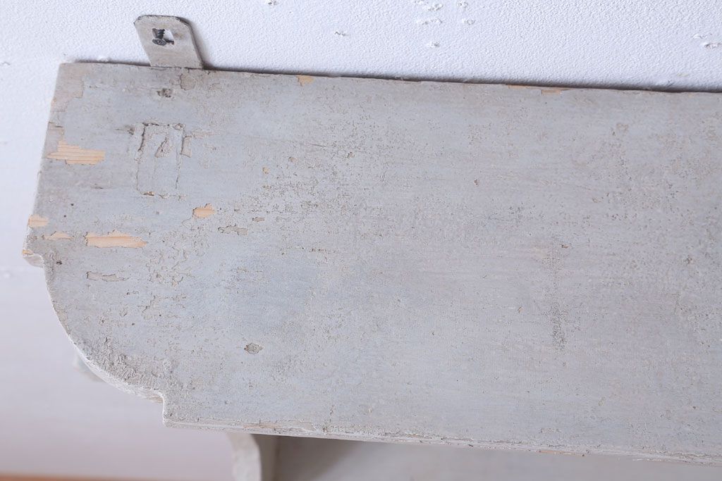 アンティーク家具　海外アンティーク　デザインガラス入り!古いペイント壁掛け戸棚