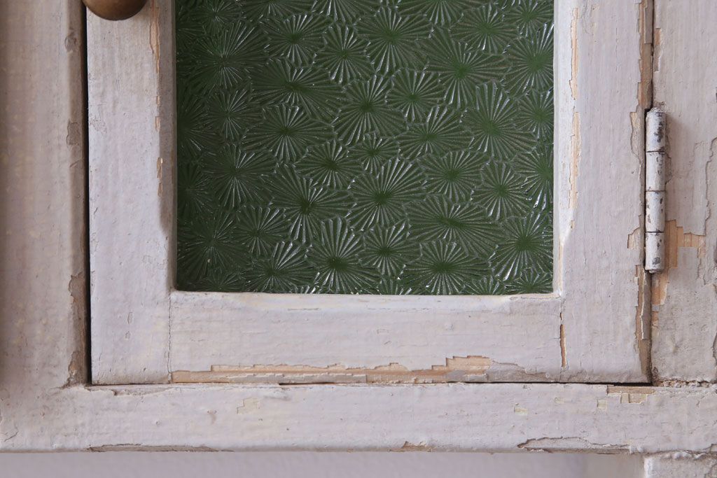 アンティーク家具　海外アンティーク　デザインガラス入り!古いペイント壁掛け戸棚