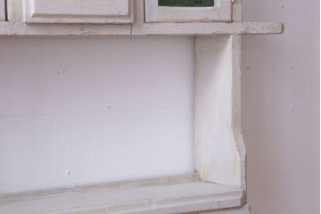 アンティーク家具　海外アンティーク　デザインガラス入り!古いペイント壁掛け戸棚