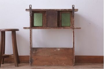 アンティーク家具　海外アンティーク　デザインガラス入り!古いペイント壁掛け戸棚