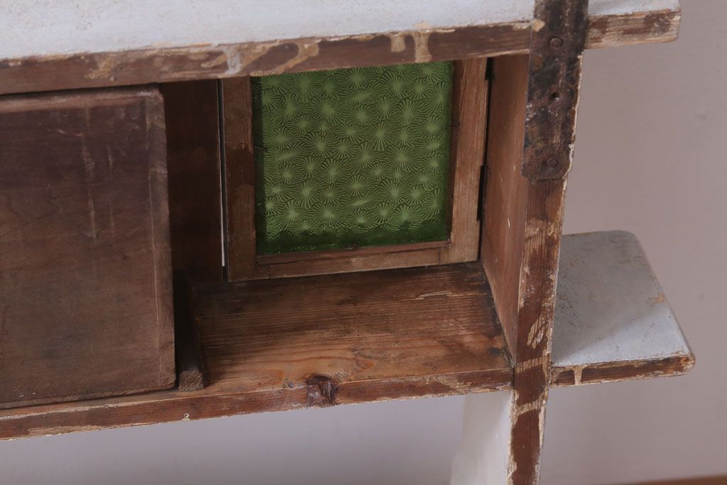 アンティーク家具　海外アンティーク　デザインガラス入り!古いペイント壁掛け戸棚