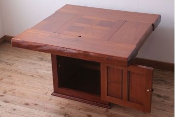 アンティーク雑貨　中古　伝統木芸士　石橋武士作　欅製　炉付きテーブル(定価65万円)