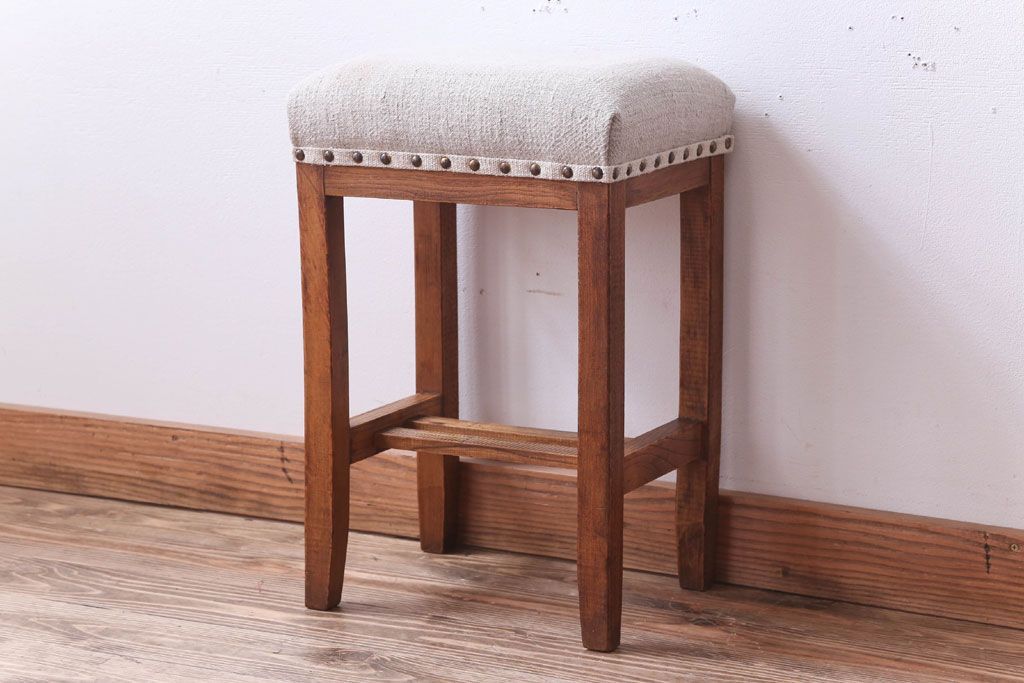 レトロ家具　和製アンティーク　アンティークリネン!クッション座面のシンプルでレトロな角スツール