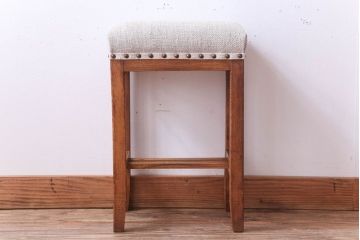 レトロ家具　和製アンティーク　アンティークリネン!クッション座面のシンプルでレトロな角スツール