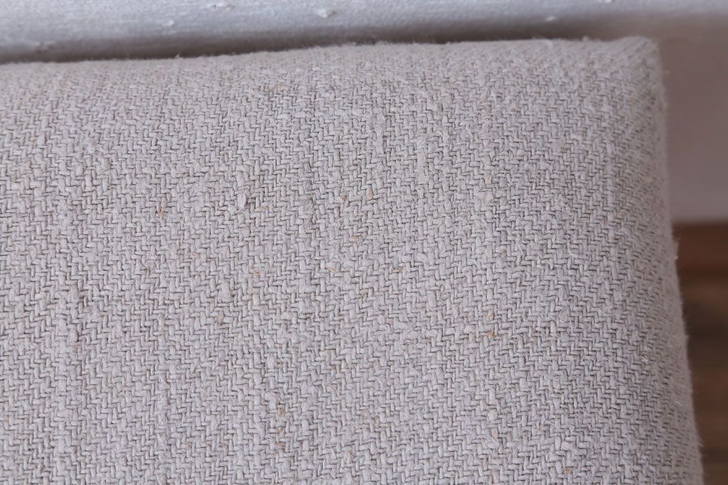 レトロ家具　和製アンティーク　アンティークリネン!クッション座面のシンプルでレトロな角スツール