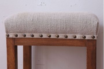 レトロ家具　和製アンティーク　アンティークリネン!クッション座面のシンプルでレトロな角スツール
