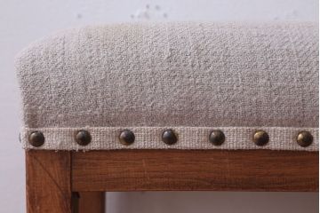 レトロ家具　和製アンティーク　アンティークリネン!クッション座面のシンプルでレトロな角スツール