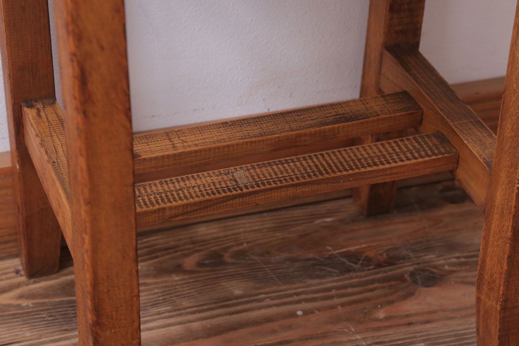 レトロ家具　和製アンティーク　アンティークリネン!クッション座面のシンプルでレトロな角スツール