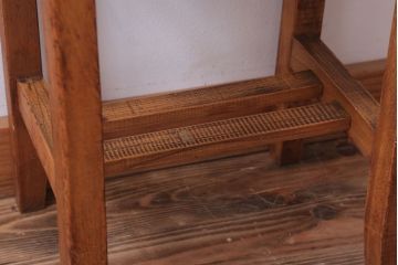 レトロ家具　和製アンティーク　アンティークリネン!クッション座面のシンプルでレトロな角スツール