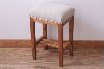 レトロ家具　和製アンティーク　アンティークリネン!クッション座面のシンプルでレトロな角スツール