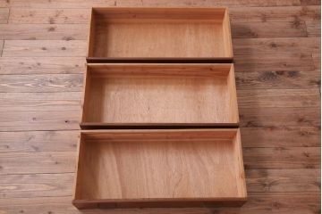 レトロ家具　昭和レトロ　シンプルデザイン!古い木のアンティークチェスト