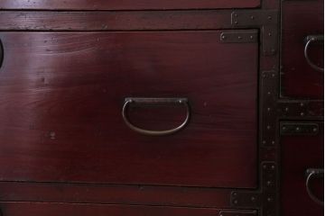 アンティーク家具　古民具・骨董　明治　ガメ戸付き!前面欅材の漆塗り大川箪笥(水屋箪笥)