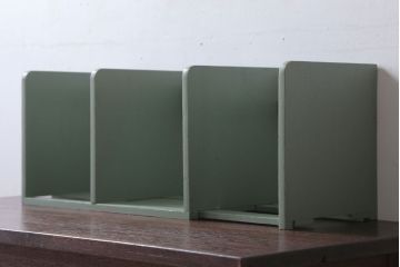 アンティーク雑貨　アンティークペイント　グレーがかったグリーンのスライド本立て