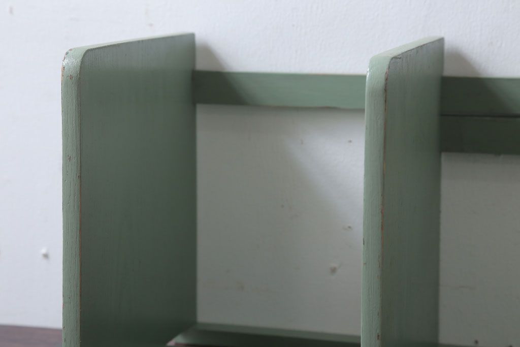 アンティーク雑貨　アンティークペイント　グレーがかったグリーンのスライド本立て