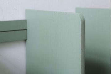 アンティーク雑貨　アンティークペイント　グレーがかったグリーンのスライド本立て