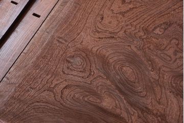 アンティーク家具　古民具・骨董　鏡板玉杢材!前面欅の上手物水屋箪笥サイドボード(水屋箪笥)