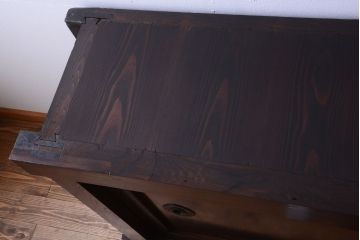 アンティーク家具　古民具・骨董　鏡板玉杢材!前面欅の上手物水屋箪笥サイドボード(水屋箪笥)