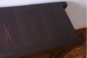 アンティーク家具　古民具・骨董　鏡板玉杢材!前面欅の上手物水屋箪笥サイドボード(水屋箪笥)