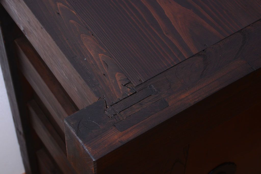 アンティーク家具　古民具・骨董　鏡板玉杢材!前面欅の上手物水屋箪笥サイドボード(水屋箪笥)