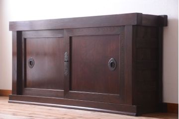 アンティーク家具　古民具・骨董　鏡板玉杢材!前面欅の上手物水屋箪笥サイドボード(水屋箪笥)