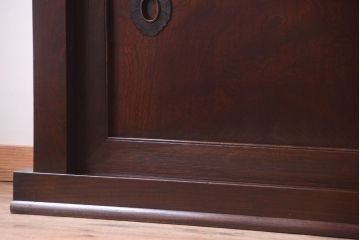 アンティーク家具　古民具・骨董　鏡板玉杢材!前面欅の上手物水屋箪笥サイドボード(水屋箪笥)