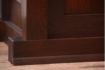 アンティーク家具　古民具・骨董　鏡板玉杢材!前面欅の上手物水屋箪笥サイドボード(水屋箪笥)