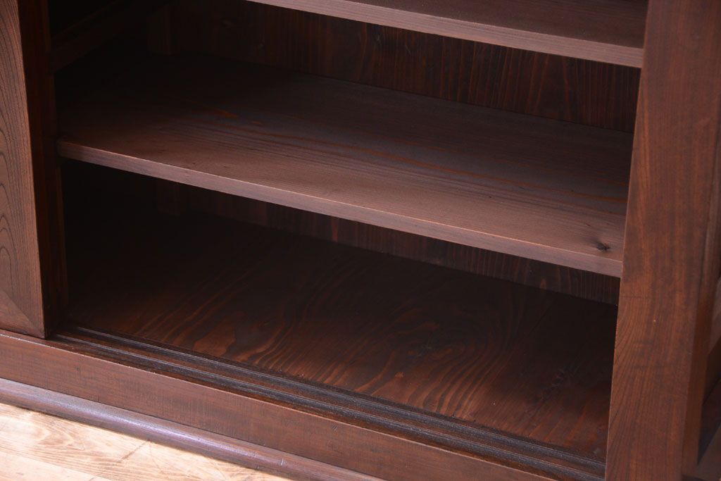 アンティーク家具　古民具・骨董　鏡板玉杢材!前面欅の上手物水屋箪笥サイドボード(水屋箪笥)