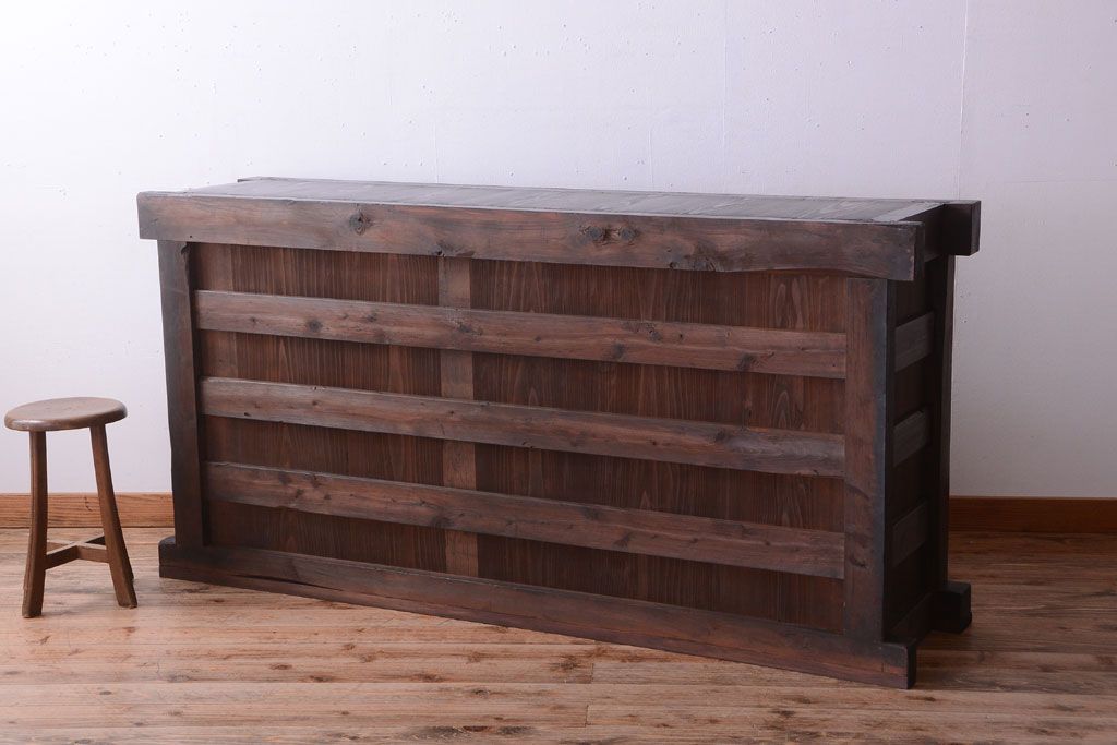 アンティーク家具　古民具・骨董　鏡板玉杢材!前面欅の上手物水屋箪笥サイドボード(水屋箪笥)