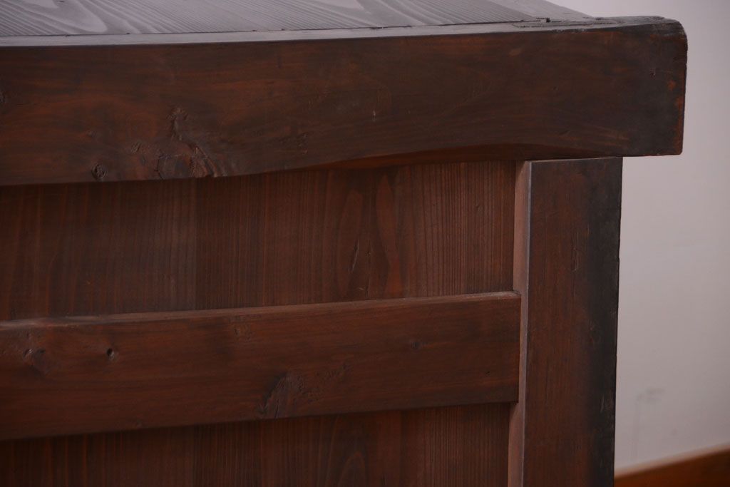 アンティーク家具　古民具・骨董　鏡板玉杢材!前面欅の上手物水屋箪笥サイドボード(水屋箪笥)