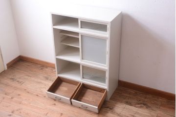 アンティーク家具　アンティークペイント　引き出し付き!気泡・すりガラス入りのおしゃれな戸棚(収納棚)