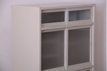 アンティーク家具　アンティークペイント　引き出し付き!気泡・すりガラス入りのおしゃれな戸棚(収納棚)