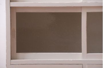 アンティーク家具　アンティークペイント　引き出し付き!気泡・すりガラス入りのおしゃれな戸棚(収納棚)