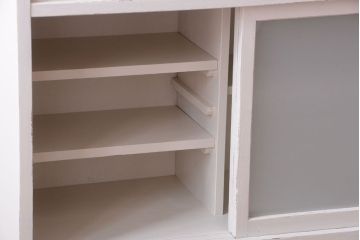 アンティーク家具　アンティークペイント　引き出し付き!気泡・すりガラス入りのおしゃれな戸棚(収納棚)