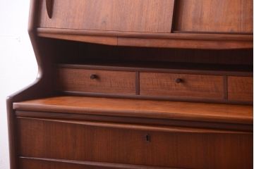 ヴィンテージ家具　北欧ビンテージ　作業台付き!上品なドレッシングチェスト