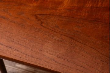 ヴィンテージ家具　北欧ビンテージ　作業台付き!上品なドレッシングチェスト