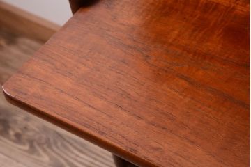 ヴィンテージ家具　北欧ビンテージ　作業台付き!上品なドレッシングチェスト